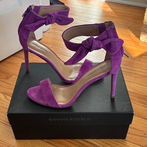 NWOT Banana Republic Vibrant Purple Heels